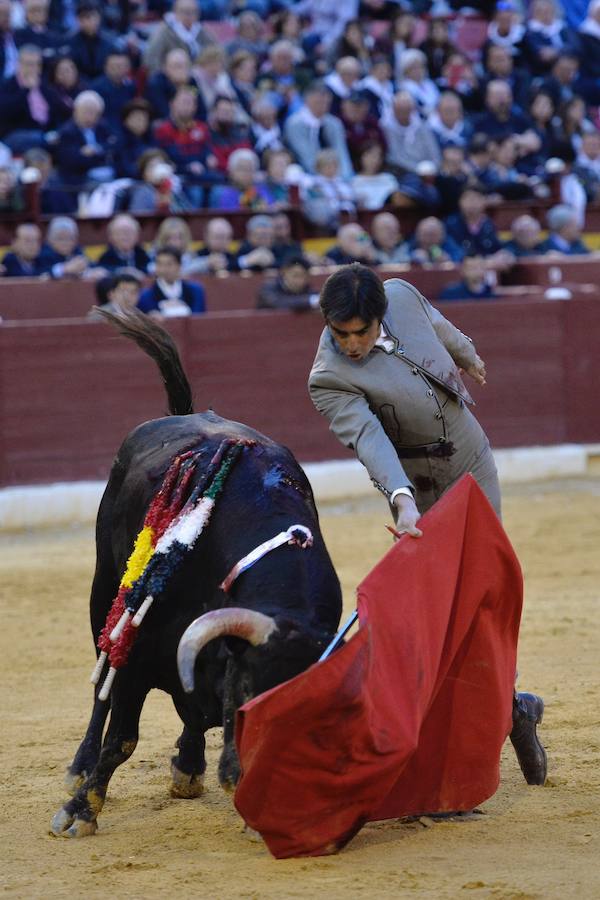 El festival de la AECC celebra su XXV edición con un gran espectáculo. Trece orejas y tres rabos en un festejo de alto nivel artístico