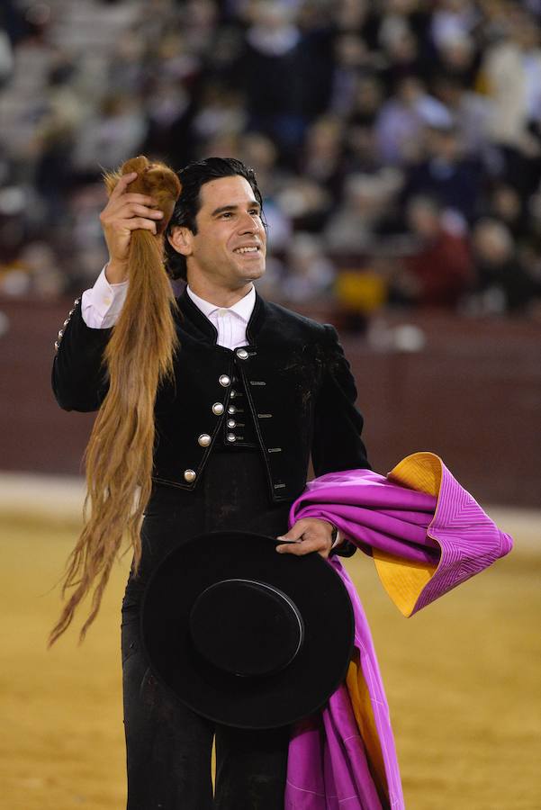 El festival de la AECC celebra su XXV edición con un gran espectáculo. Trece orejas y tres rabos en un festejo de alto nivel artístico