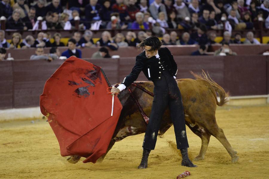 El festival de la AECC celebra su XXV edición con un gran espectáculo. Trece orejas y tres rabos en un festejo de alto nivel artístico