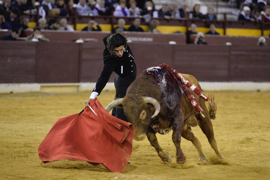 El festival de la AECC celebra su XXV edición con un gran espectáculo. Trece orejas y tres rabos en un festejo de alto nivel artístico