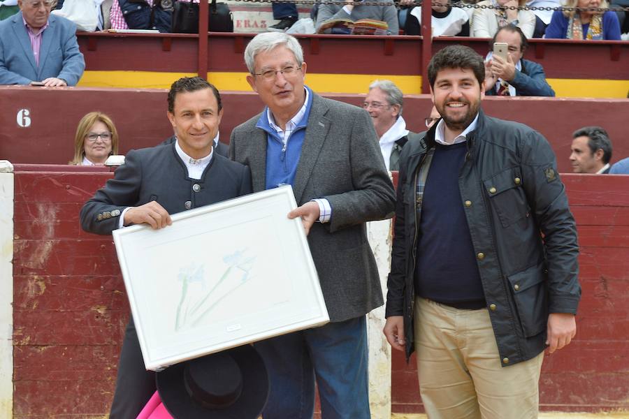 El festival de la AECC celebra su XXV edición con un gran espectáculo. Trece orejas y tres rabos en un festejo de alto nivel artístico