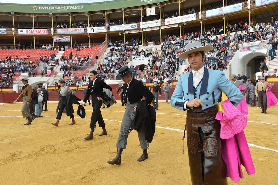 El festival de la AECC celebra su XXV edición con un gran espectáculo. Trece orejas y tres rabos en un festejo de alto nivel artístico