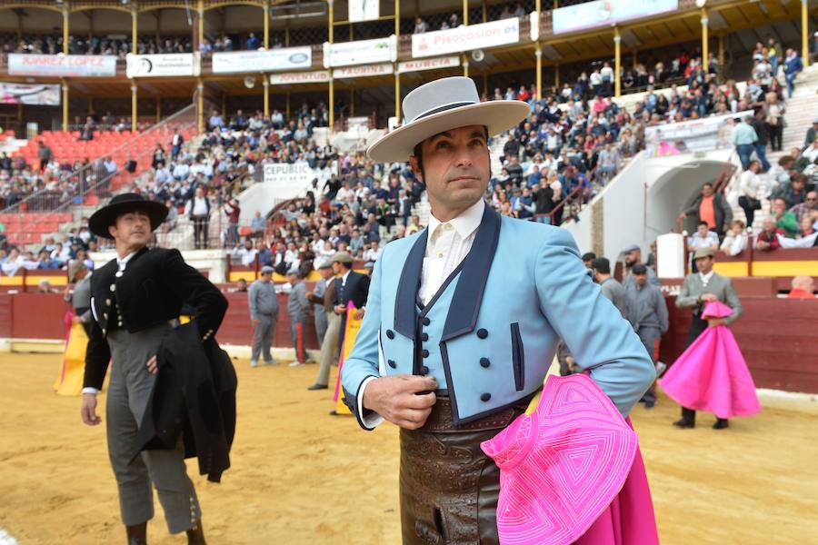 El festival de la AECC celebra su XXV edición con un gran espectáculo. Trece orejas y tres rabos en un festejo de alto nivel artístico