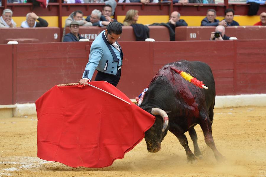 El festival de la AECC celebra su XXV edición con un gran espectáculo. Trece orejas y tres rabos en un festejo de alto nivel artístico