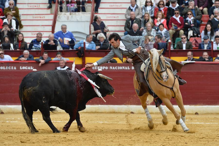 El festival de la AECC celebra su XXV edición con un gran espectáculo. Trece orejas y tres rabos en un festejo de alto nivel artístico