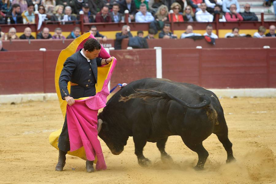 El festival de la AECC celebra su XXV edición con un gran espectáculo. Trece orejas y tres rabos en un festejo de alto nivel artístico