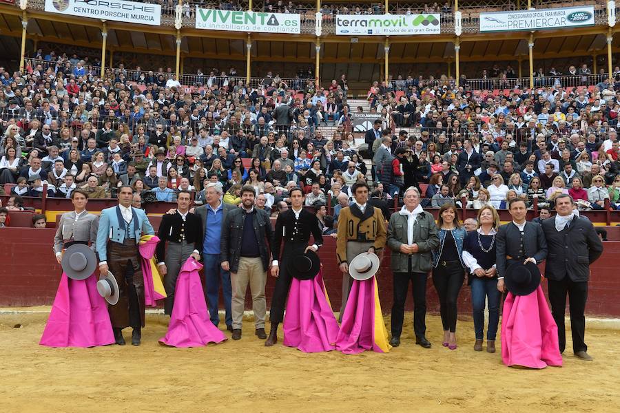 El festival de la AECC celebra su XXV edición con un gran espectáculo. Trece orejas y tres rabos en un festejo de alto nivel artístico