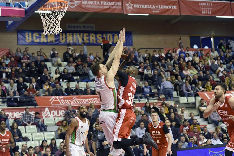 Los de Sito Alonso no pueden con el Baskonia en el Palacio después de un partido en el que los universitarios cometieron hasta 25 pérdidas