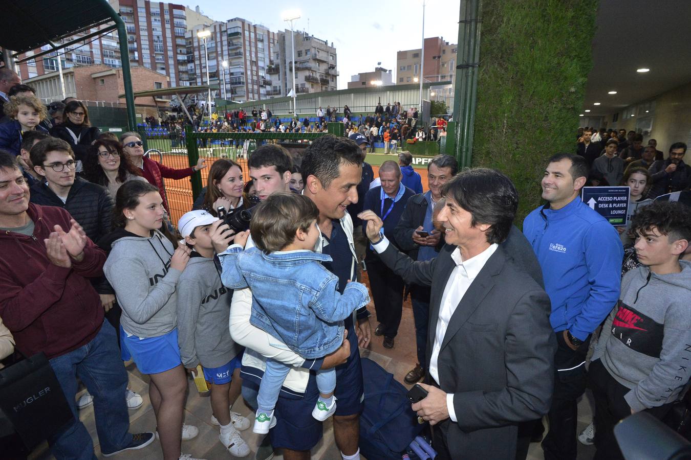 El tenista ilicitano Mario Vilella se impone al murciano en la segunda jornada de la ATP Challenger Murcia Open