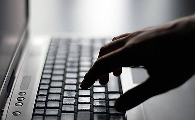 La Guardia Civil avisa de la peligrosa llamada de teléfono que podría bloquear tu ordenador