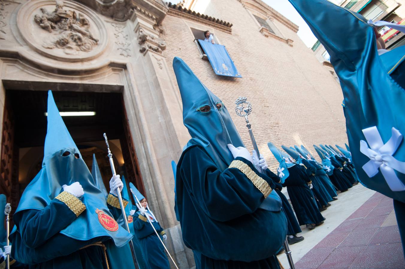 El paso de La Flagelación celebró su 25 aniversario en un desfile que cuajó de espectadores las calles más nazarenas