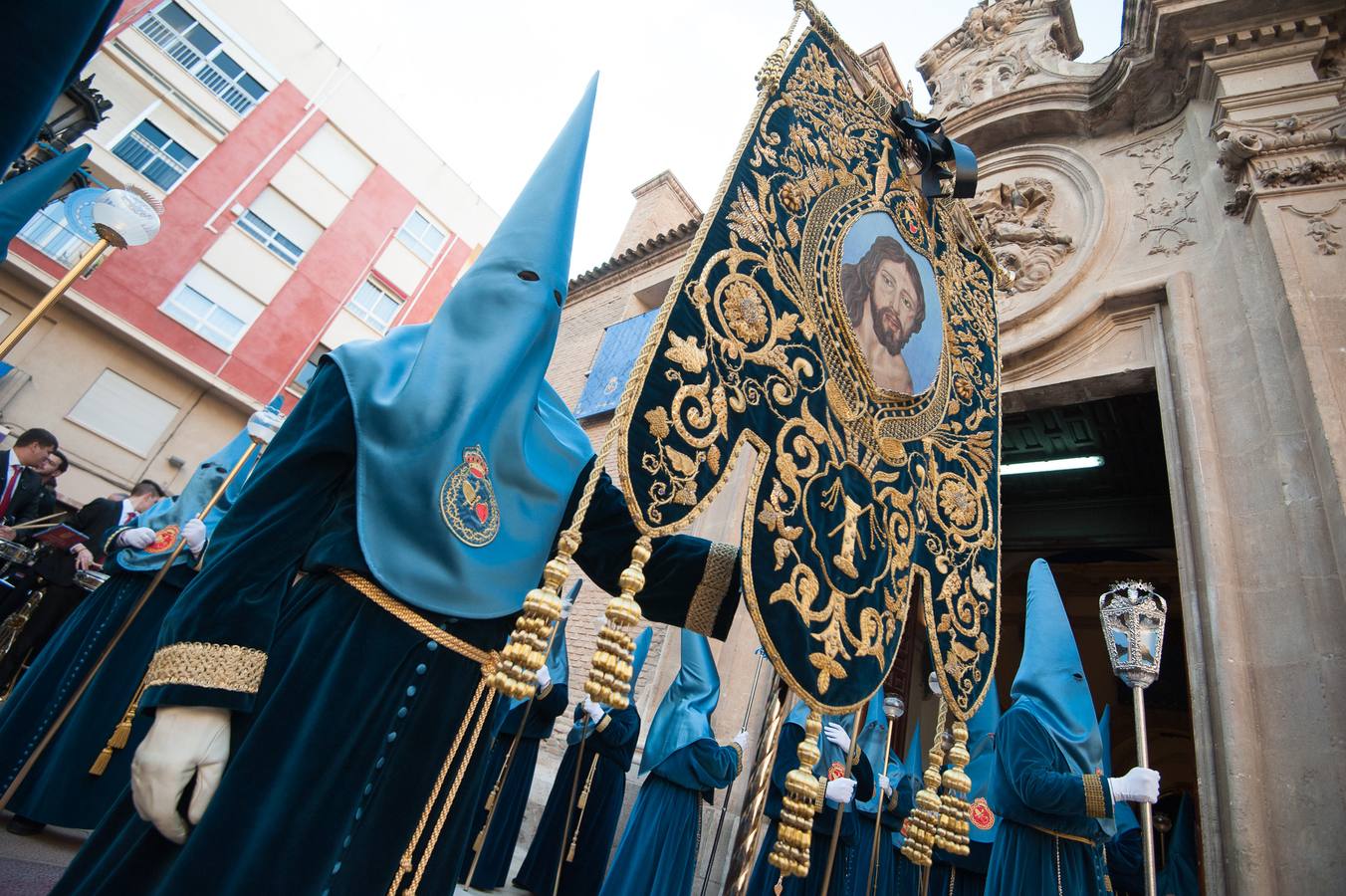 El paso de La Flagelación celebró su 25 aniversario en un desfile que cuajó de espectadores las calles más nazarenas