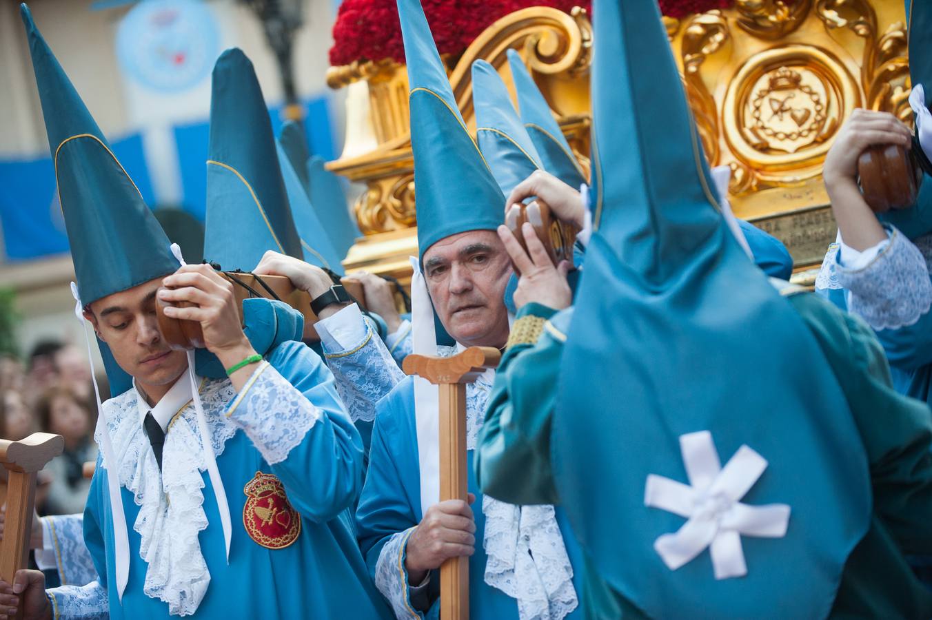 El paso de La Flagelación celebró su 25 aniversario en un desfile que cuajó de espectadores las calles más nazarenas