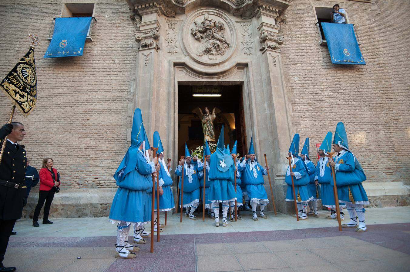 El paso de La Flagelación celebró su 25 aniversario en un desfile que cuajó de espectadores las calles más nazarenas