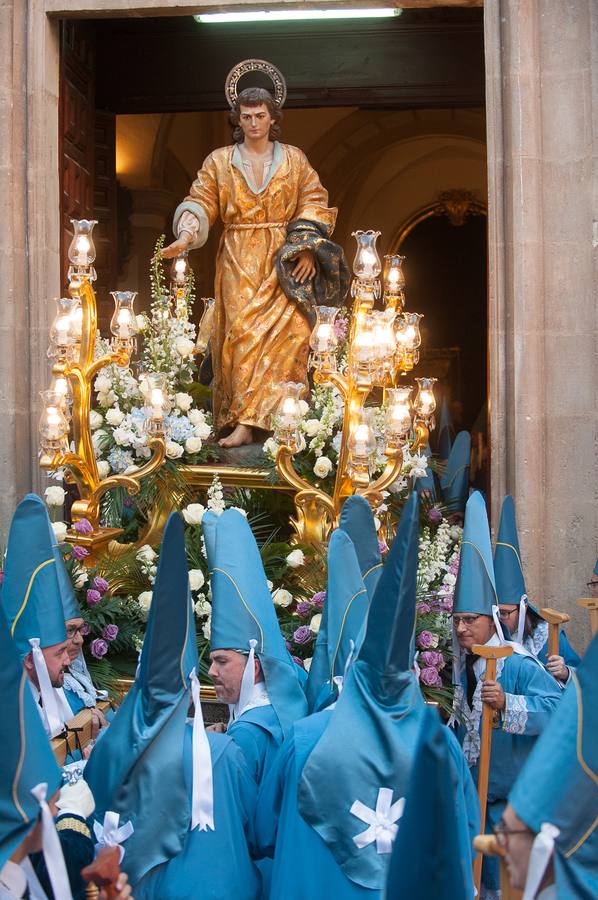 El paso de La Flagelación celebró su 25 aniversario en un desfile que cuajó de espectadores las calles más nazarenas