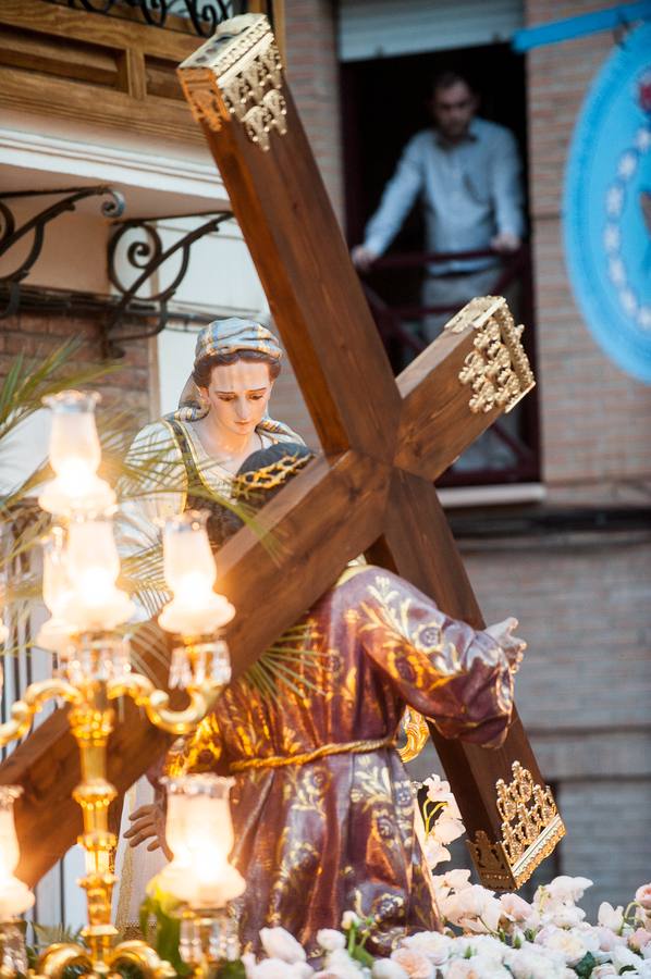 El paso de La Flagelación celebró su 25 aniversario en un desfile que cuajó de espectadores las calles más nazarenas