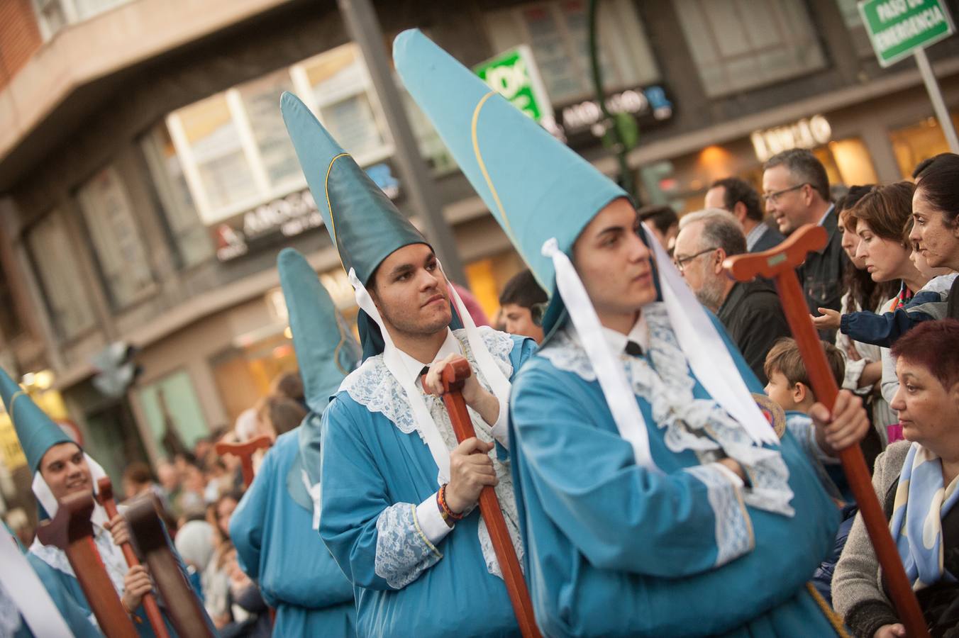 El paso de La Flagelación celebró su 25 aniversario en un desfile que cuajó de espectadores las calles más nazarenas