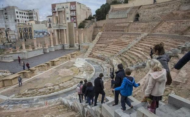 Imagen de archivo de una visita guiada al Museo del Teatro Romano. 