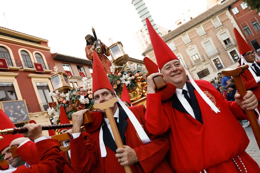 El cortejo devuelve a las calles más nazarenas de Murcia la devoción por el rigor y las tradiciones huertanas