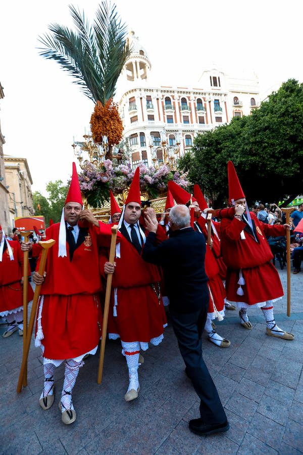 El cortejo devuelve a las calles más nazarenas de Murcia la devoción por el rigor y las tradiciones huertanas