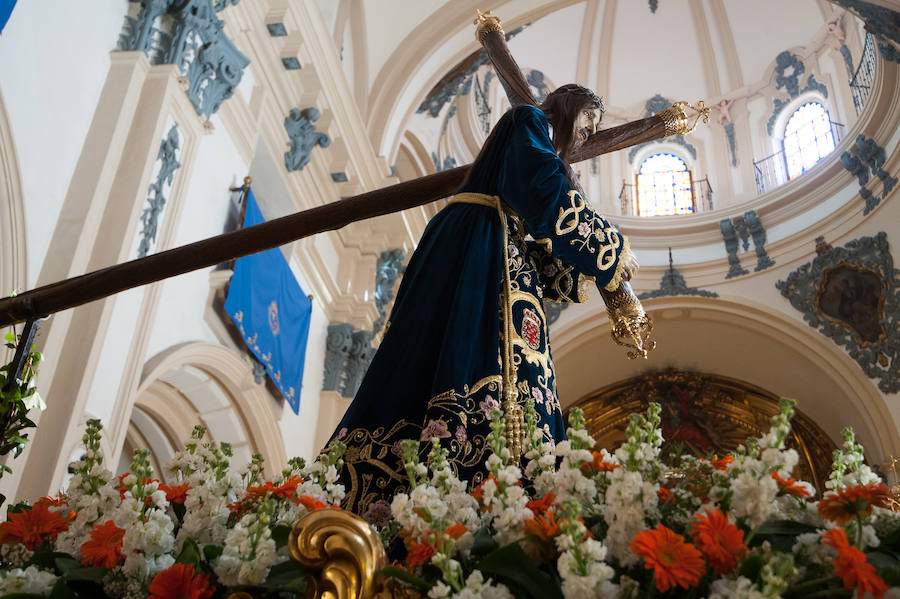 Este domingo se realizó la bendición de Las Palmas en multitud de iglesias murcianas y en la capital se trasladó el Gran Poder al convento de las Capuchinas