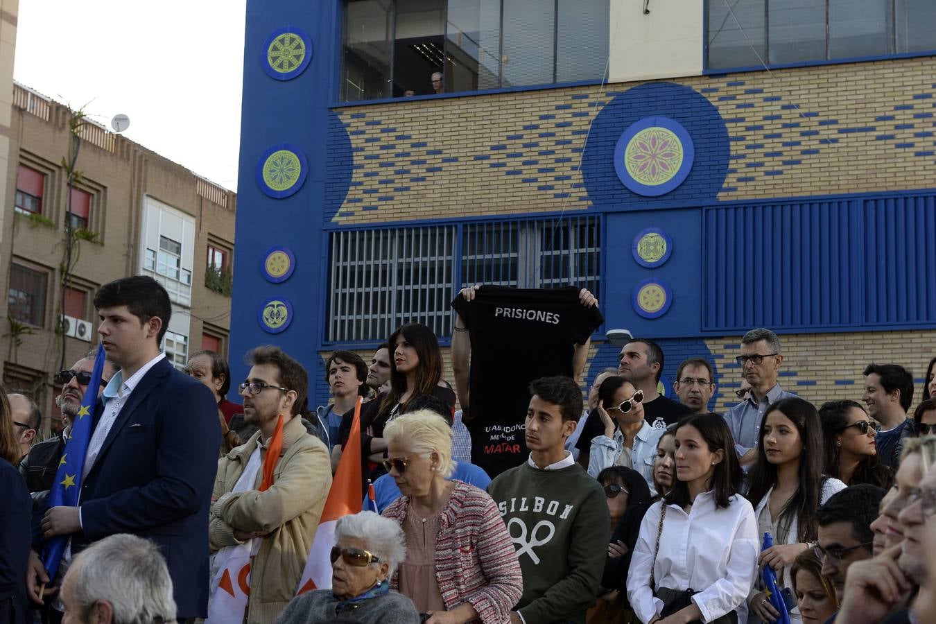 El candidato de Ciudadanos a la presidencia del Gobierno protagoniza un acto en la plaza de Europa, acompañado de Miguel Garaulet, Isabel Franco y Edmundo Bal