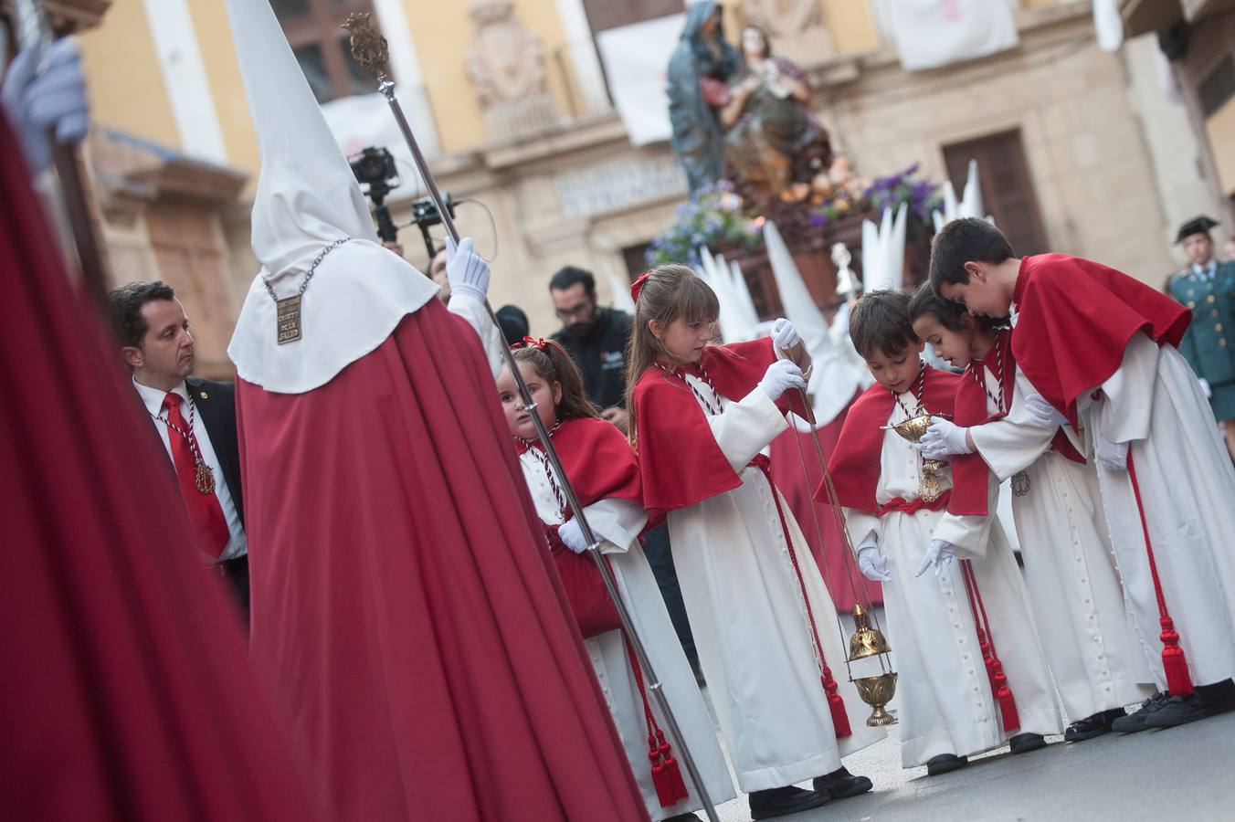 El Cristo de la Salud y el Señor del Rescate inundan de fervor el itinerario más nazareno.