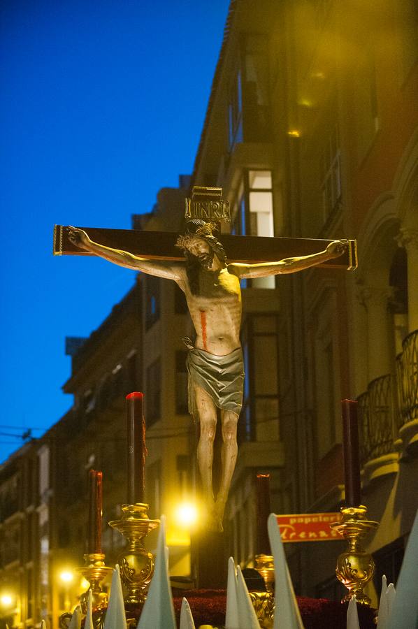 El Cristo de la Salud y el Señor del Rescate inundan de fervor el itinerario más nazareno.