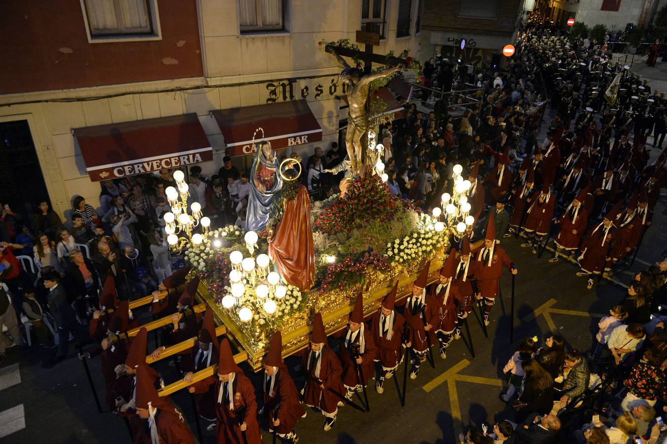 La cofradía más castiza llena desde San Antolín de fervor y devoción la ciudad