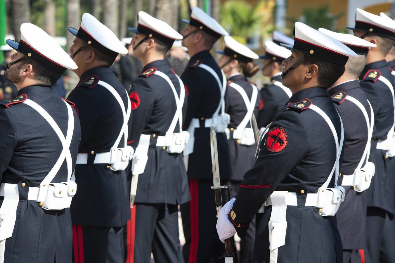 El Tercio de Levante constituye su escolta con soldados voluntarios que creen un privilegio acompañar a San Pedro y a la Virgen de la Soledad en la Semana Santa de Cartagena