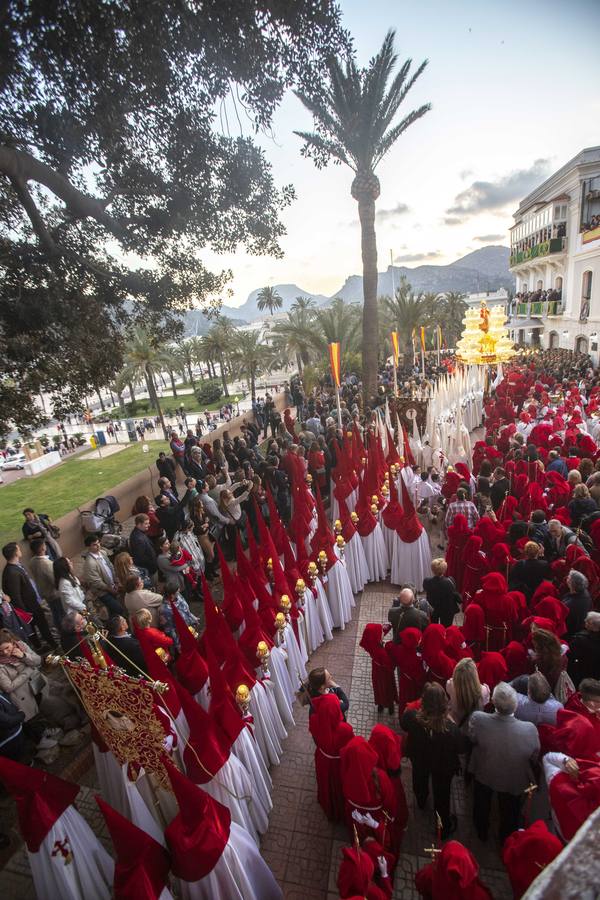 Los traslados de Juan, Pedro y Santiago entusiasman en el ocaso del Martes Santo