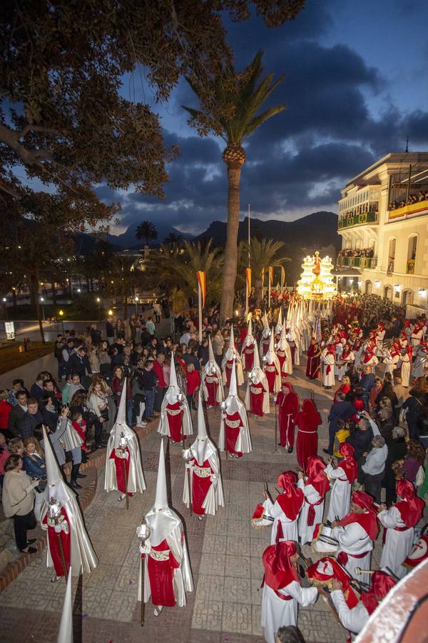 Los traslados de Juan, Pedro y Santiago entusiasman en el ocaso del Martes Santo