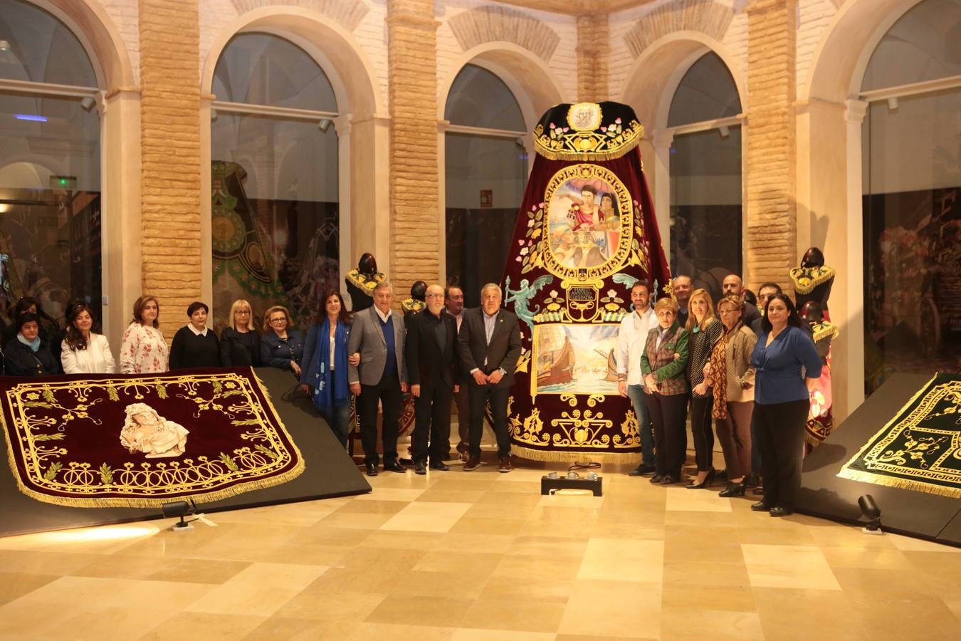 La cofradía lorquina enriquece su procesión romana con estas piezas a las que se ha dedicado un año entero.