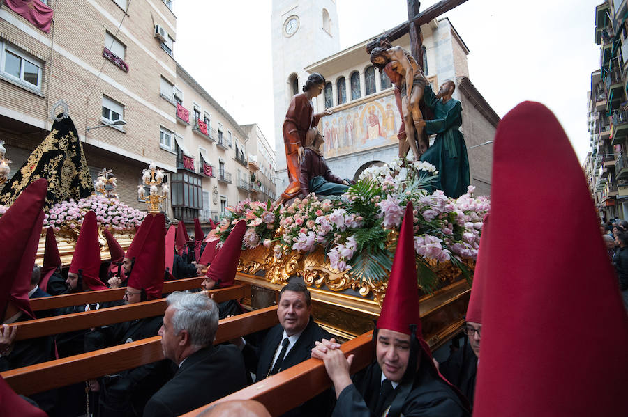 Tras la suspensión de la procesión los fieles pudieron asistir a un encuentro de los pasos realizado en la Plaza de San Antolín