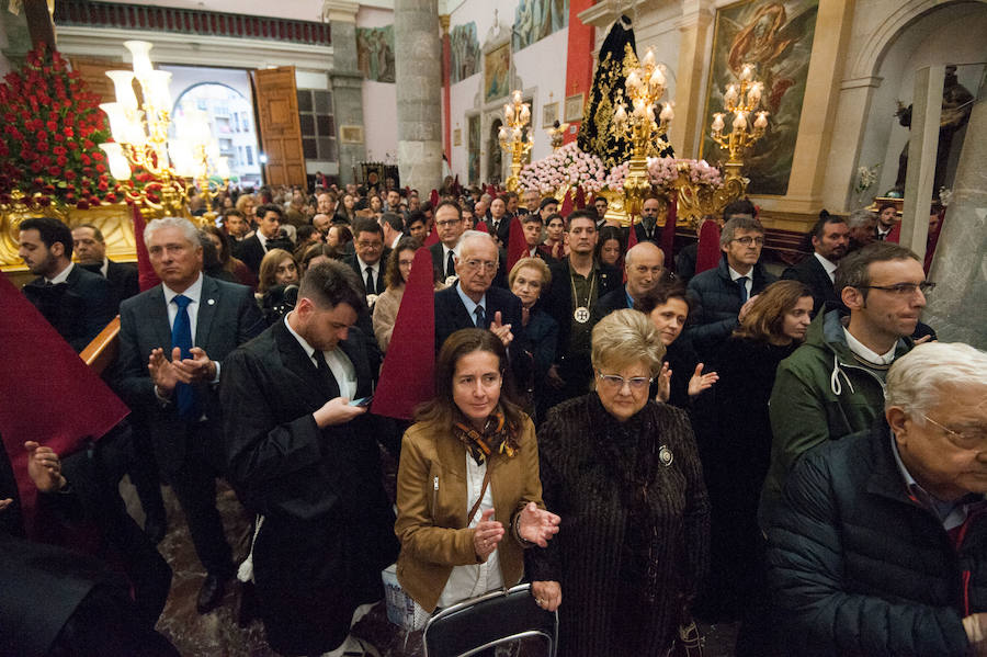 Tras la suspensión de la procesión los fieles pudieron asistir a un encuentro de los pasos realizado en la Plaza de San Antolín