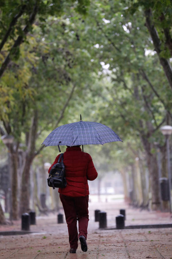 La Aemet mantiene la alerta naranja mientras que los pluviómetros registran precipitaciones de hasta 108 litros por metro cuadrado en las últimas 24 horas