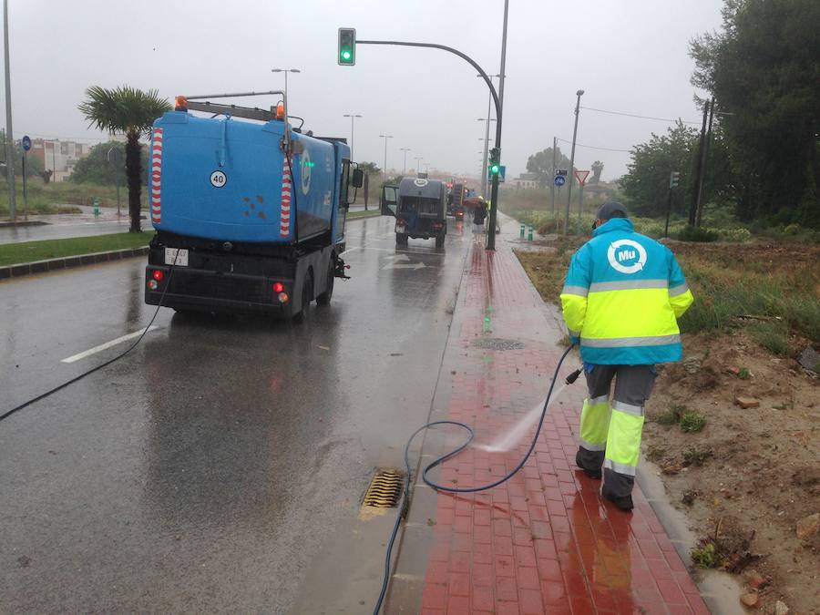 La Aemet mantiene la alerta naranja mientras que los pluviómetros registran precipitaciones de hasta 108 litros por metro cuadrado en las últimas 24 horas