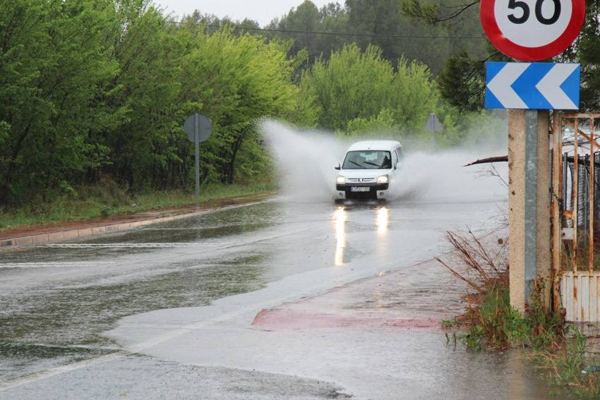 La gota fría también ha causado numerosos incidentes en Yecla