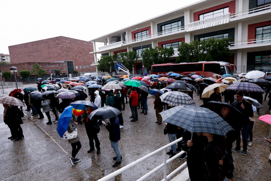 El presidente del partido vaticinó este domingo en Murcia que el día después de las elecciones generales «van a cerrar» muchas empresas de encuestas
