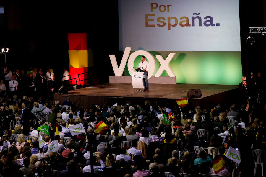 El presidente del partido vaticinó este domingo en Murcia que el día después de las elecciones generales «van a cerrar» muchas empresas de encuestas