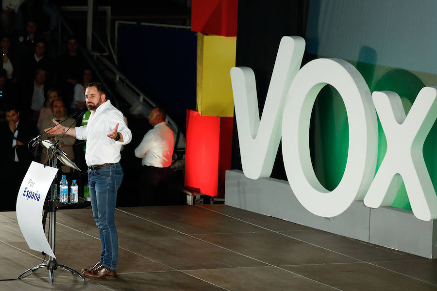 El presidente del partido vaticinó este domingo en Murcia que el día después de las elecciones generales «van a cerrar» muchas empresas de encuestas