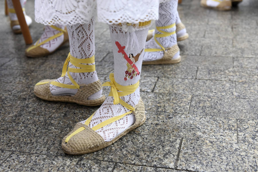 La procesión que pone fin a la Semana Santa murciana ha podido vencer a la previsión de lluvias, aunque ha tenido que retirarse antes de lo previsto