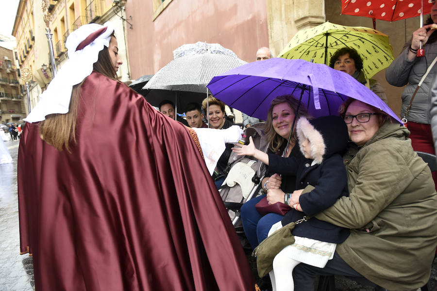 La procesión que pone fin a la Semana Santa murciana ha podido vencer a la previsión de lluvias, aunque ha tenido que retirarse antes de lo previsto