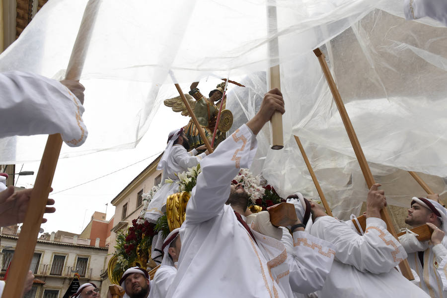 La procesión que pone fin a la Semana Santa murciana ha podido vencer a la previsión de lluvias, aunque ha tenido que retirarse antes de lo previsto