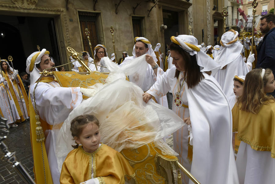 La procesión que pone fin a la Semana Santa murciana ha podido vencer a la previsión de lluvias, aunque ha tenido que retirarse antes de lo previsto