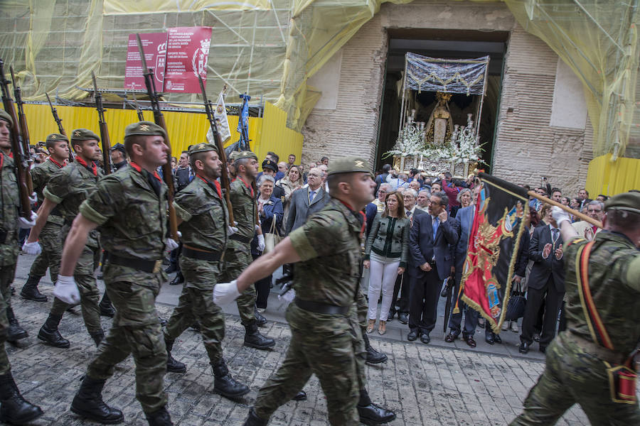 Los fieles pudieron mostrar su fervor en el interior de la iglesia de Santa María de Gracia