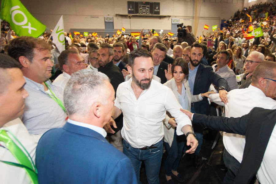 El presidente del partido vaticinó este domingo en Murcia que el día después de las elecciones generales «van a cerrar» muchas empresas de encuestas