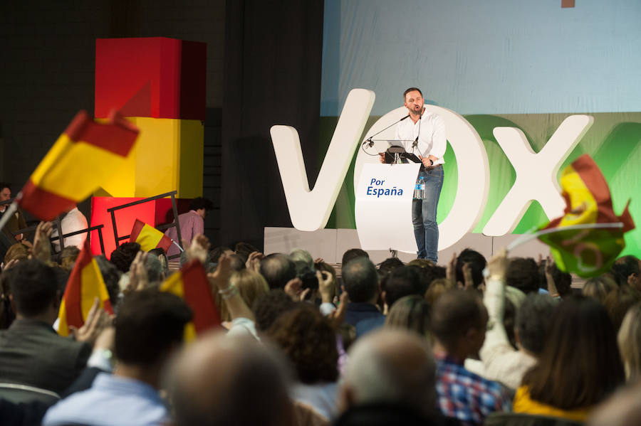 El presidente del partido vaticinó este domingo en Murcia que el día después de las elecciones generales «van a cerrar» muchas empresas de encuestas