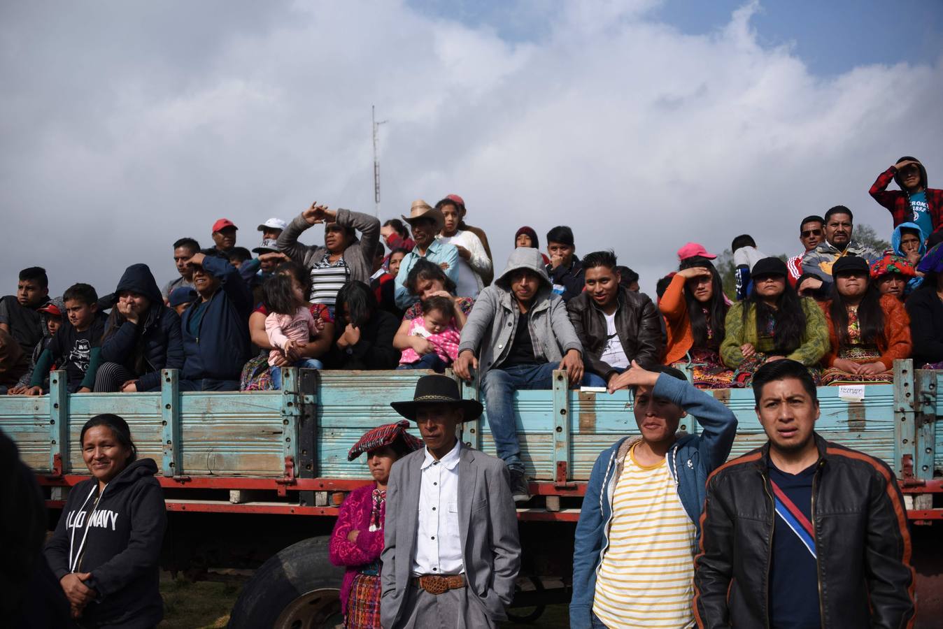 En la comunidad de Chivarreto, Totonicapán (Guatemala), se tiene como tradición celebrar peleas en el centro de la comunidad, el Viernes Santo, en donde mujeres y hombres pelean en un ring.