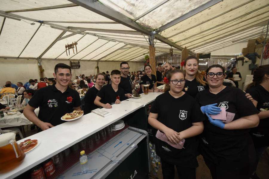 Miles de murcianos disfrutaron del día del Bando de la Huerta en las decenas de barracas huertanas instaladas en la ciudad para las fiestas de primavera